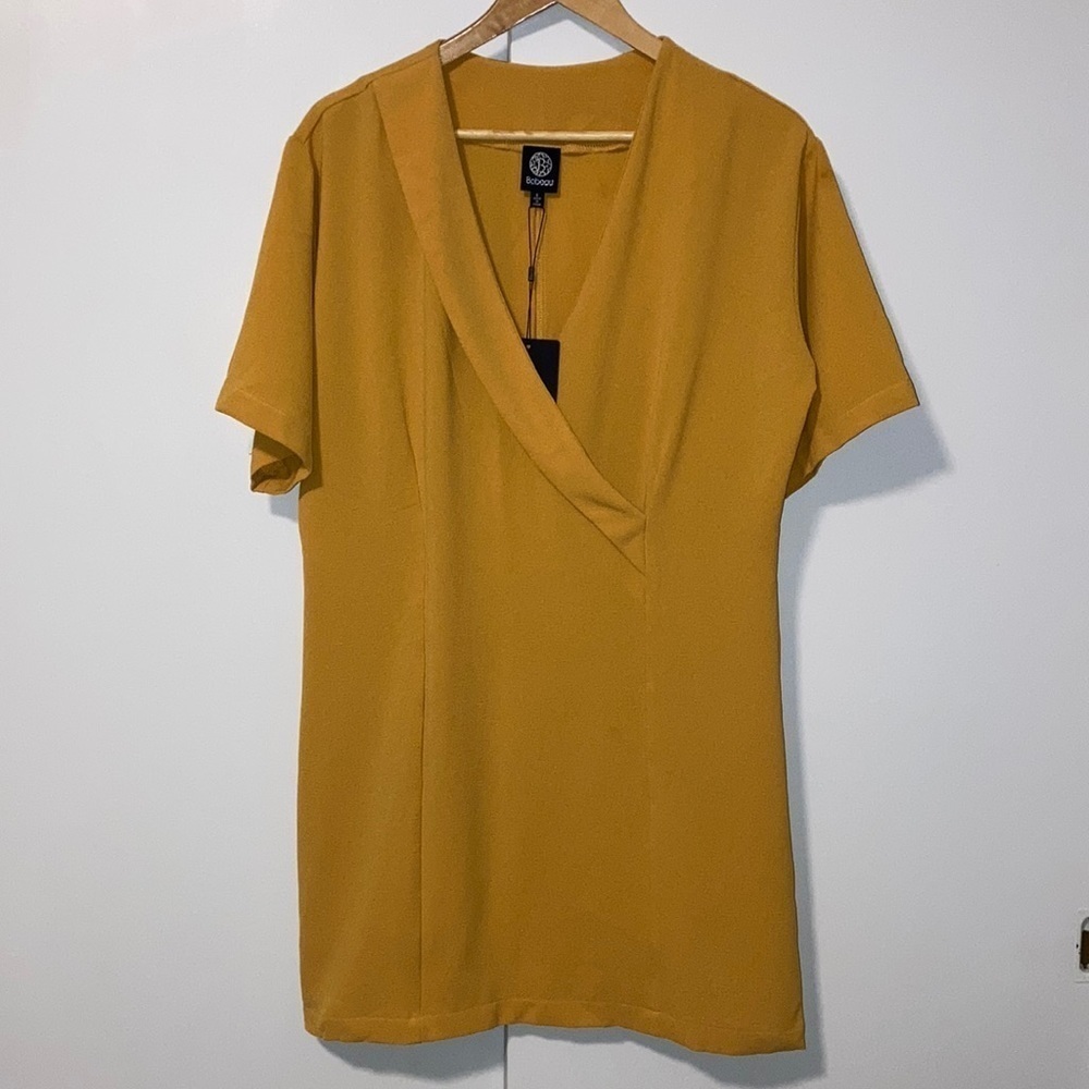 Bobeau Gold Sheath Midi Dress V-Neck Short Sleeve